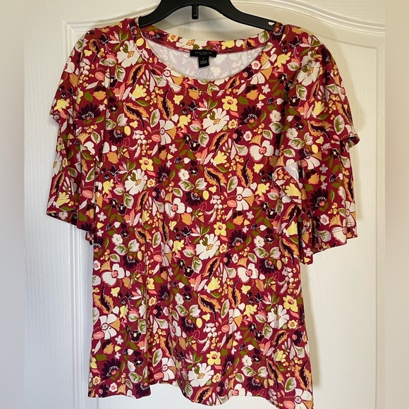 Ann Taylor Floral Top with flared short sleeves sz S - Picture 1 of 5